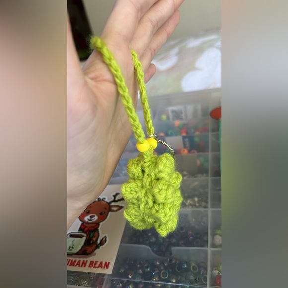 Flower Puff Keychain 🌸 - Picture 5 of 5